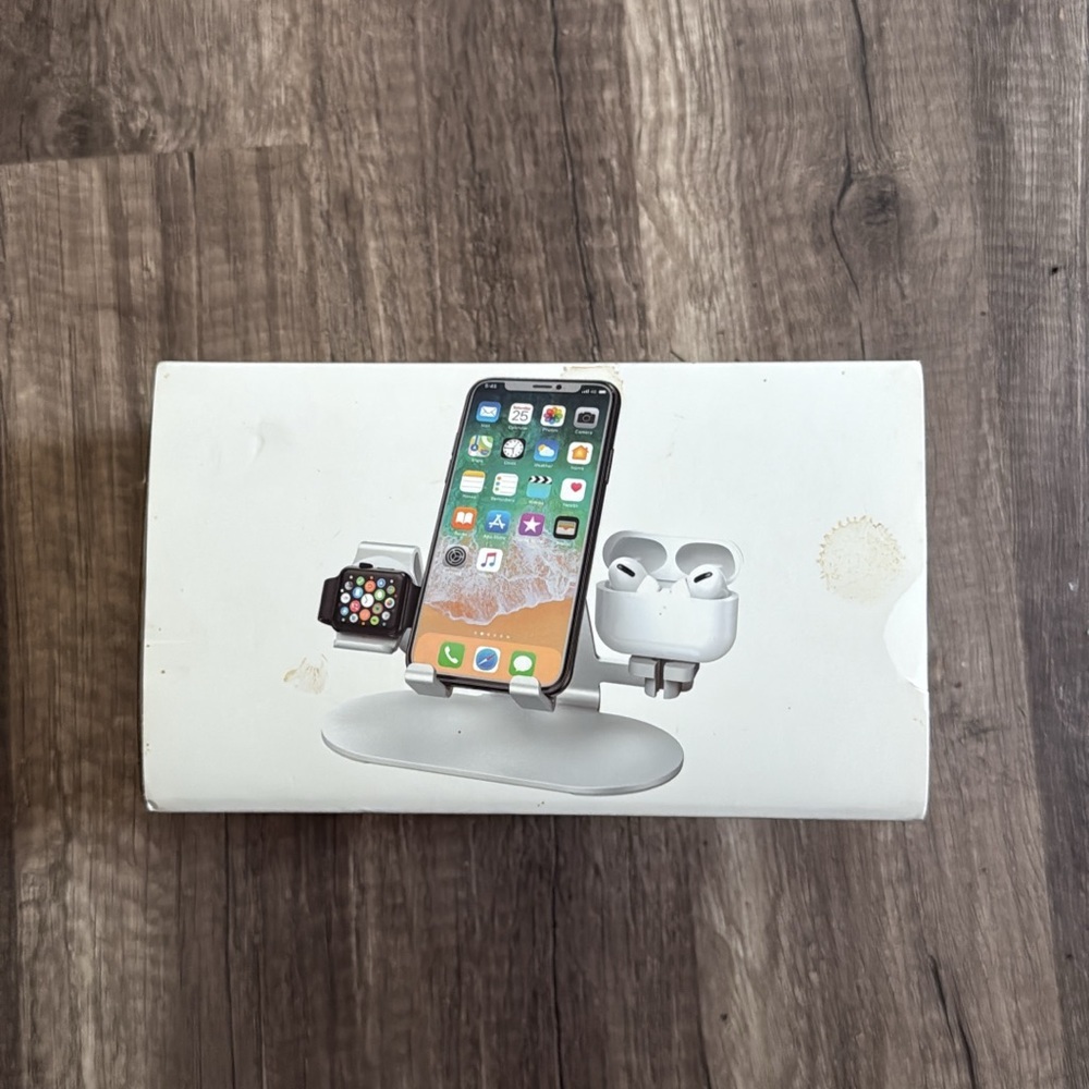 Universal 3-in-1 Charging Dock - Silver